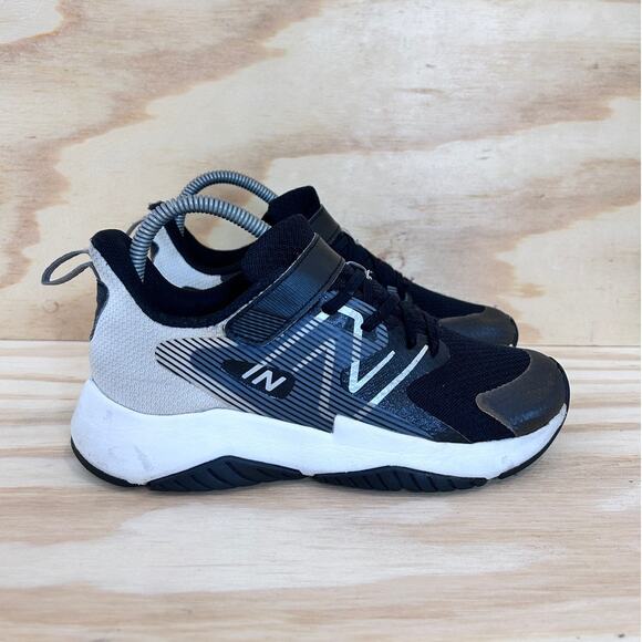 New Balance-Rave Run v2 Bungee-Sneakers-Black/Gray-kids Big Unisex -5M -YTRAVBW2 - Picture 1 of 9